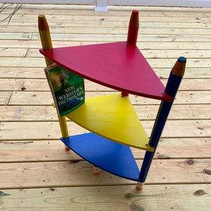 3-tiered corner table: primary colors